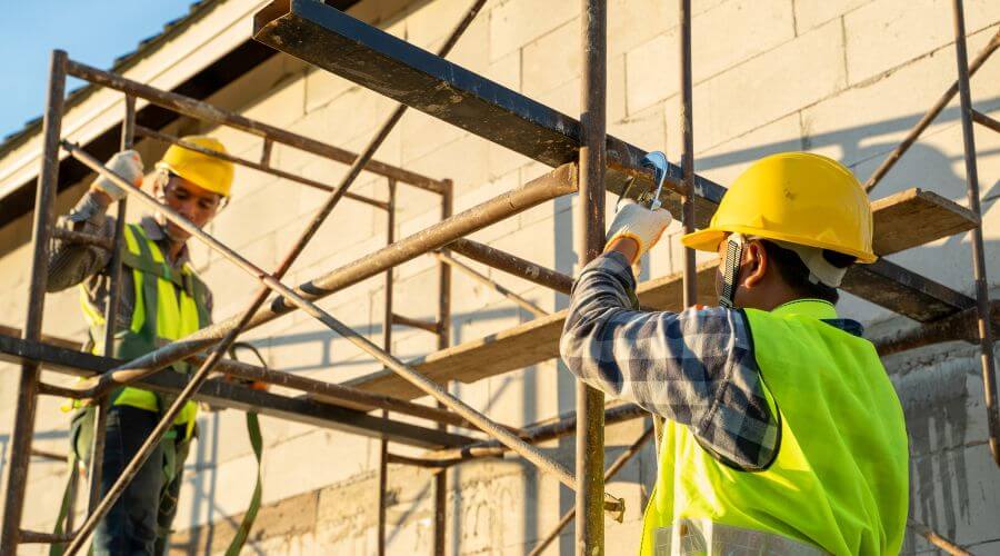 Professional residential roofers in Montrose, IA